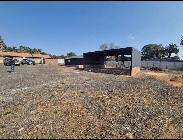 4,500M² INDUSTRIAL YARD TO LET IN BREDELL